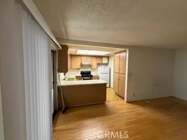 7907 Etiwanda, Reseda, CA 91335