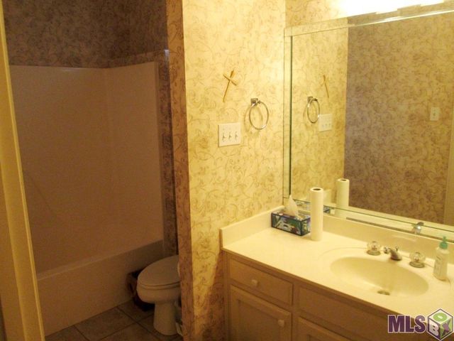 1715 Foxton Ct, Baton Rouge, LA 70815