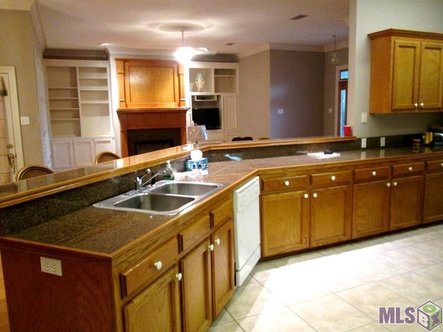 1715 Foxton Ct, Baton Rouge, LA 70815