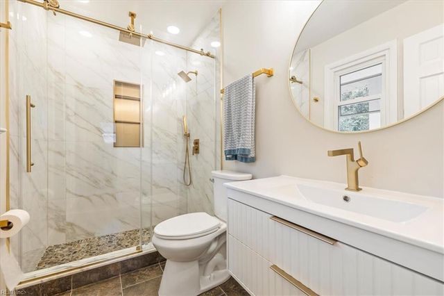 37 Indian Springs DR, Newport News, VA 23606