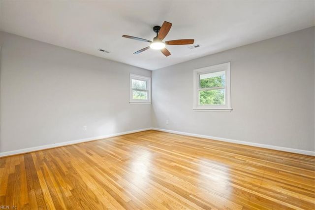 37 Indian Springs DR, Newport News, VA 23606