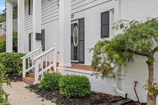 37 Indian Springs DR, Newport News, VA 23606
