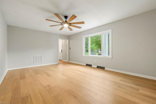37 Indian Springs DR, Newport News, VA 23606