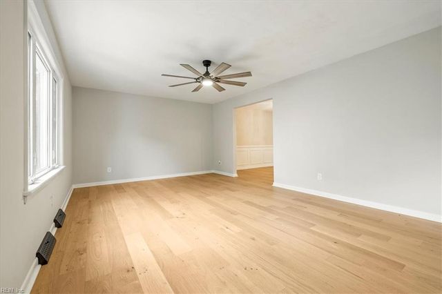 37 Indian Springs DR, Newport News, VA 23606