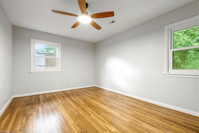 37 Indian Springs DR, Newport News, VA 23606