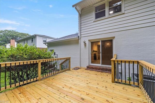 37 Indian Springs DR, Newport News, VA 23606