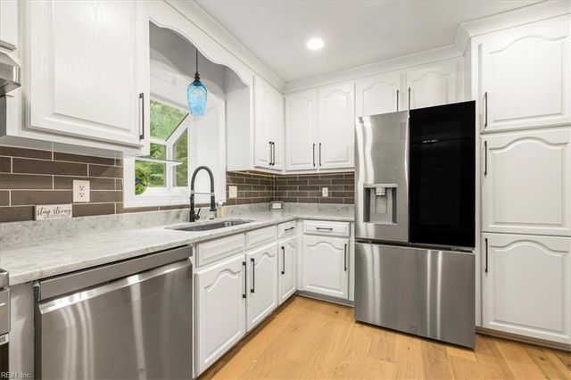 37 Indian Springs DR, Newport News, VA 23606