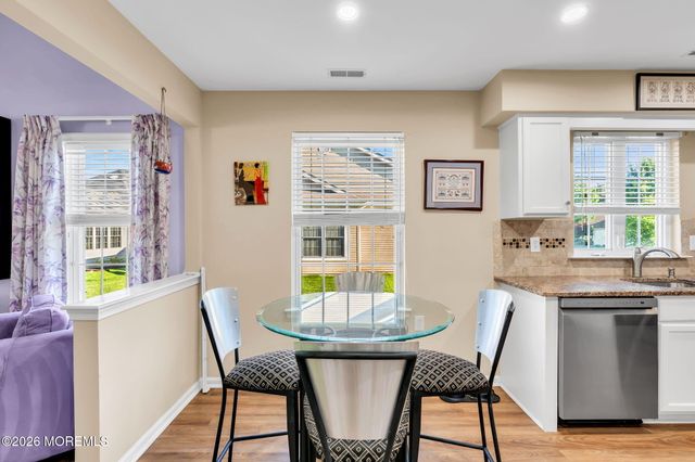 5 Shadow Creek Court, Jackson, NJ 08527