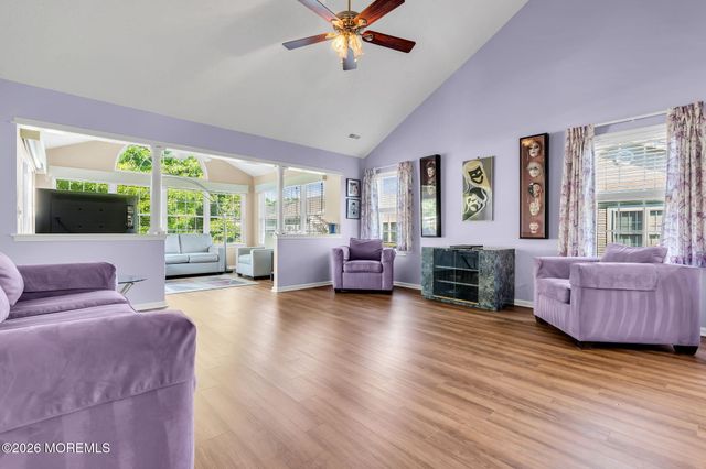 5 Shadow Creek Court, Jackson, NJ 08527