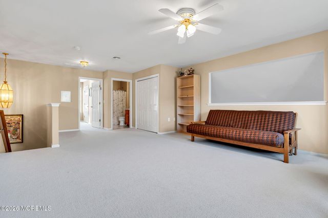 5 Shadow Creek Court, Jackson, NJ 08527