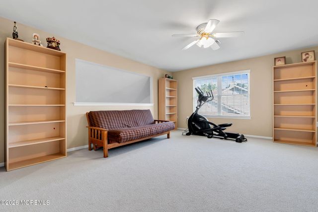 5 Shadow Creek Court, Jackson, NJ 08527