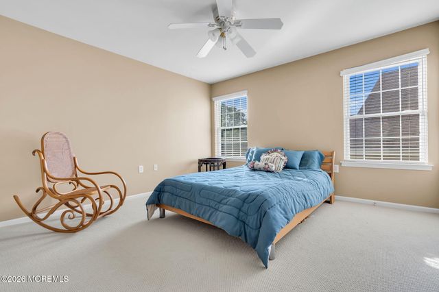 5 Shadow Creek Court, Jackson, NJ 08527