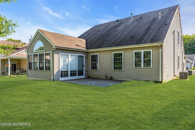 5 Shadow Creek Court, Jackson, NJ 08527