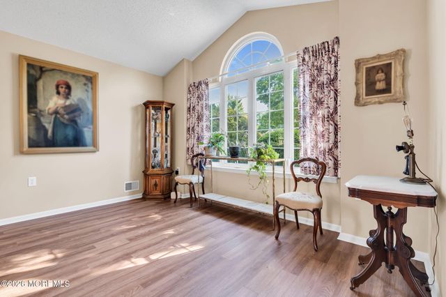 5 Shadow Creek Court, Jackson, NJ 08527