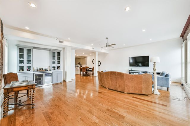 2207 Postoffice Street 422, Galveston, TX 77550