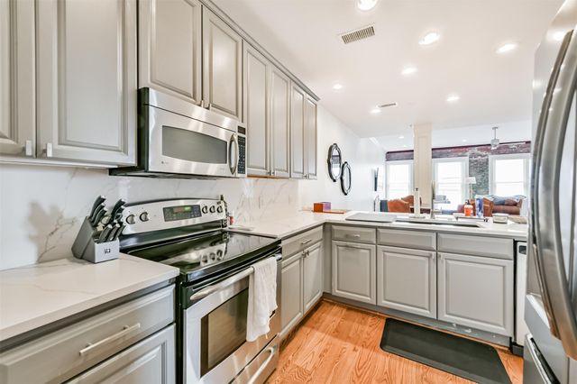 2207 Postoffice Street 422, Galveston, TX 77550