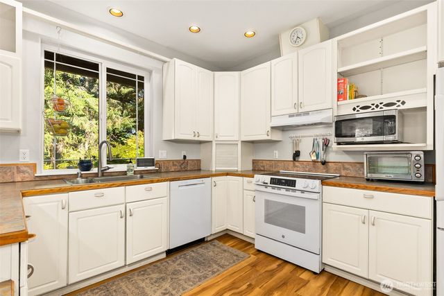 4648 D Milluhr Drive NE, Olympia, WA 98516