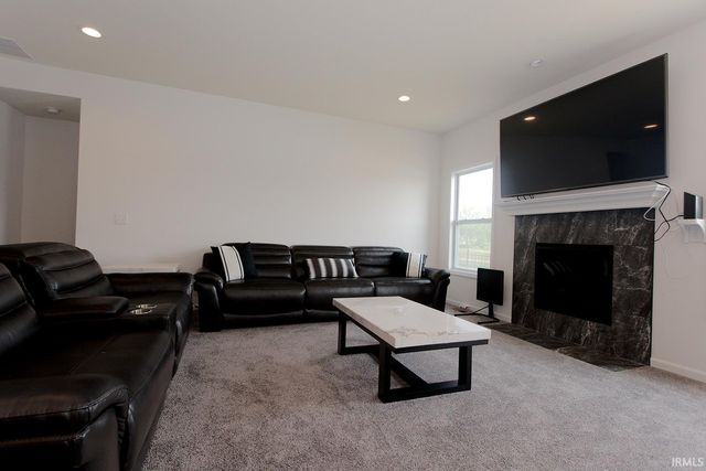 13710 Copper Strike Pass, Fort Wayne, IN 46845