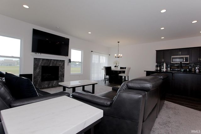 13710 Copper Strike Pass, Fort Wayne, IN 46845