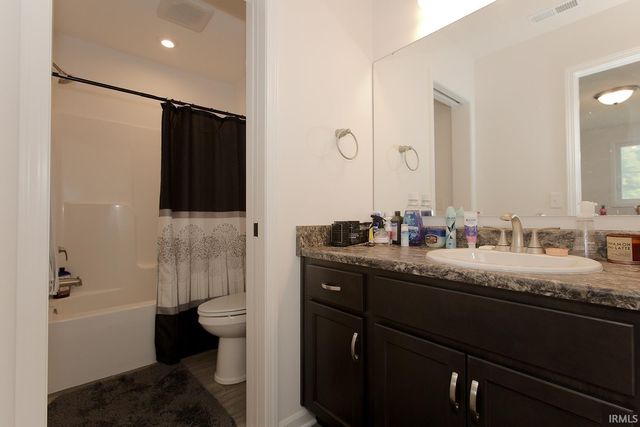 13710 Copper Strike Pass, Fort Wayne, IN 46845