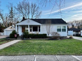 351 Riddle Street, Howell, MI 48843