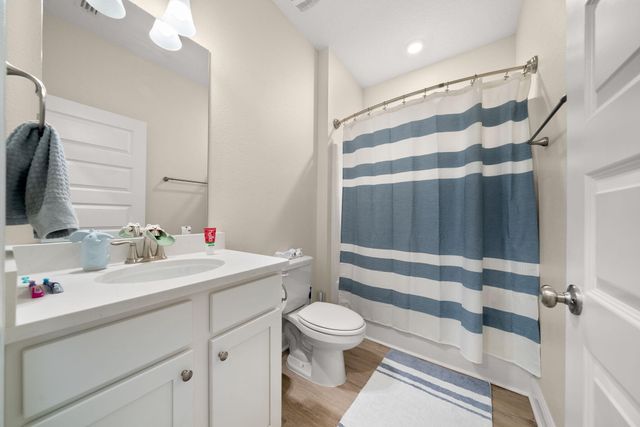 93 Eagles Nest Drive, Freeport, FL 32439