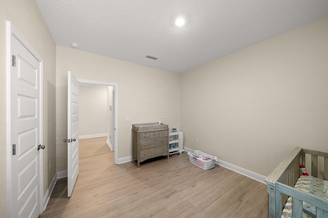 93 Eagles Nest Drive, Freeport, FL 32439