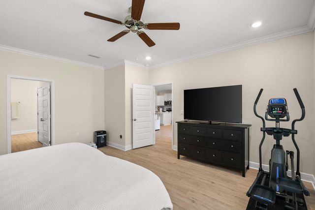 93 Eagles Nest Drive, Freeport, FL 32439