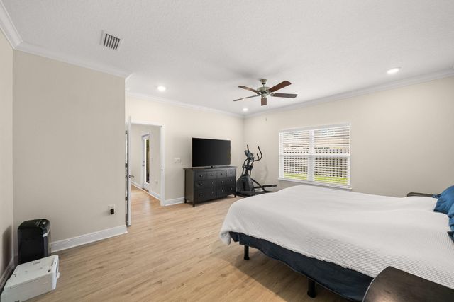 93 Eagles Nest Drive, Freeport, FL 32439