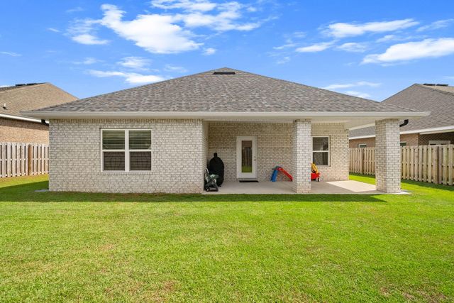 93 Eagles Nest Drive, Freeport, FL 32439