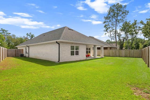 93 Eagles Nest Drive, Freeport, FL 32439