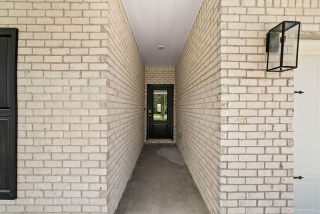 93 Eagles Nest Drive, Freeport, FL 32439