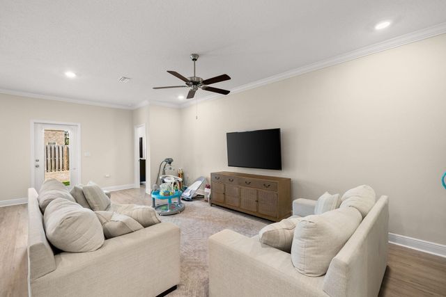 93 Eagles Nest Drive, Freeport, FL 32439