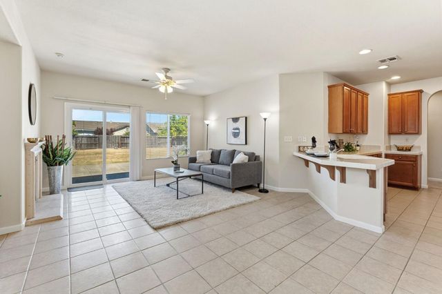 3201 Natoma St, Sacramento, CA 95833