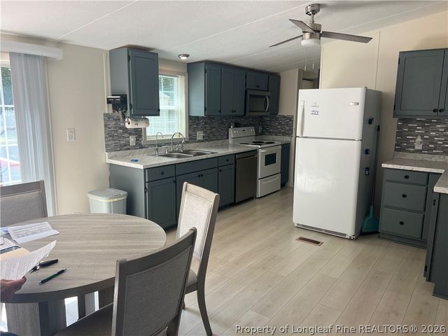 5212 Perry Oliver Drive, Hope Mills, NC 28348