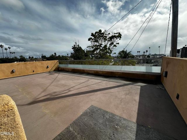 153 157 S Laurel Street, Ventura, CA 93001