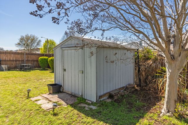 108 RED CLOUD Drive, Greenville, TX 75402