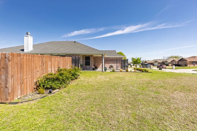 108 RED CLOUD Drive, Greenville, TX 75402