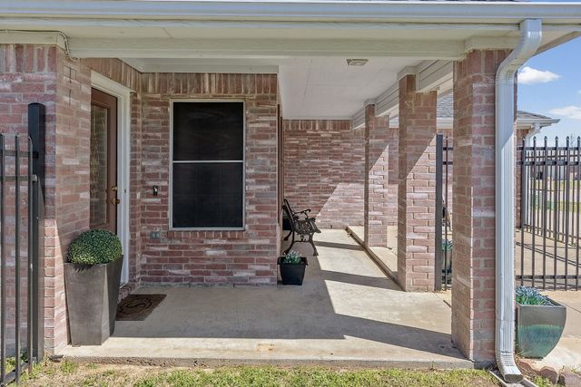 108 RED CLOUD Drive, Greenville, TX 75402