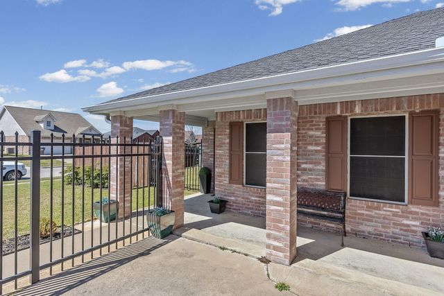 108 RED CLOUD Drive, Greenville, TX 75402