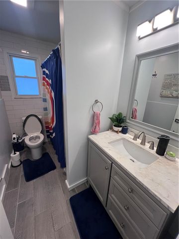 271 W Ingomar Rd, Mccandless, PA 15237