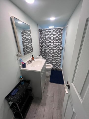 271 W Ingomar Rd, Mccandless, PA 15237