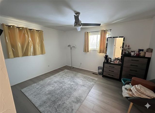 271 W Ingomar Rd, Mccandless, PA 15237