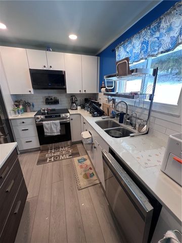 271 W Ingomar Rd, Mccandless, PA 15237