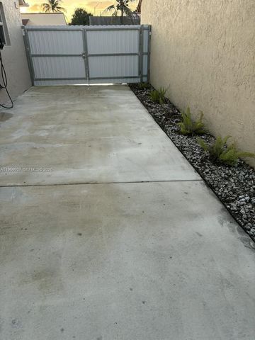 19259 SW 118th Pl, Miami, FL 33177