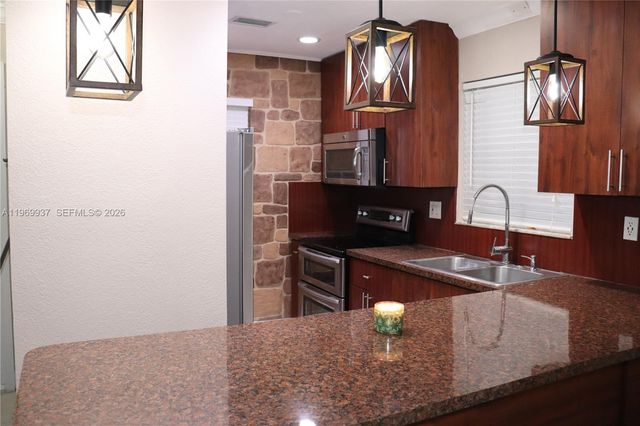 19259 SW 118th Pl, Miami, FL 33177