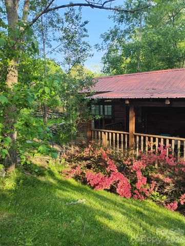 36 Luther Franklin Lane, Newland, NC 28657