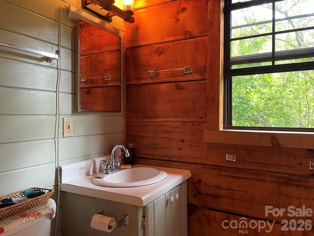 36 Luther Franklin Lane, Newland, NC 28657