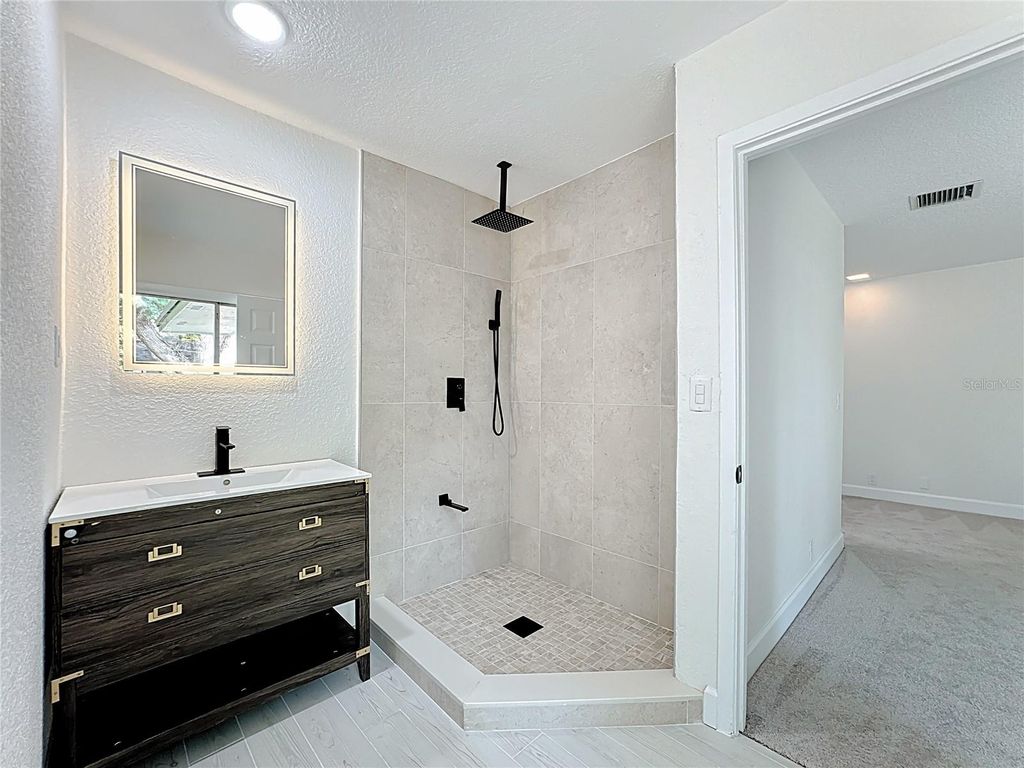 Image 3 of property listing at 1028 PRINCESS GATE BOULEVARD, Winter Park, FL 32792