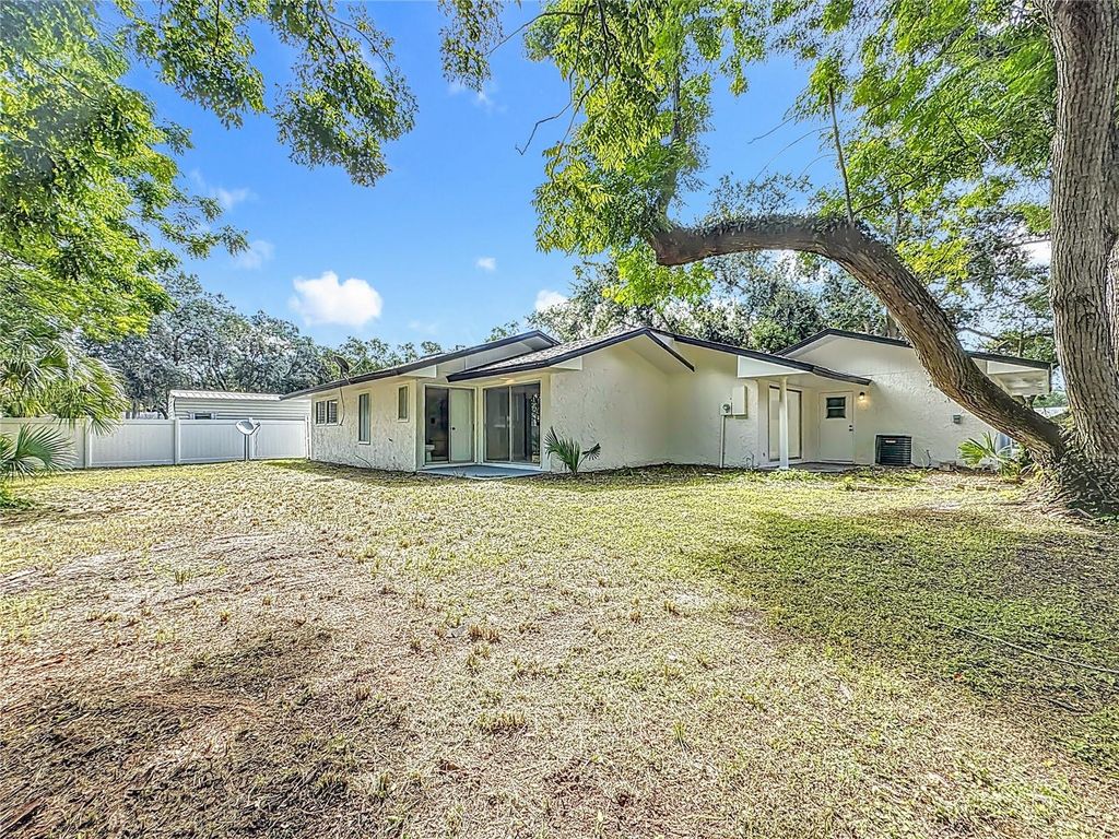Image 65 of property listing at 1028 PRINCESS GATE BOULEVARD, Winter Park, FL 32792